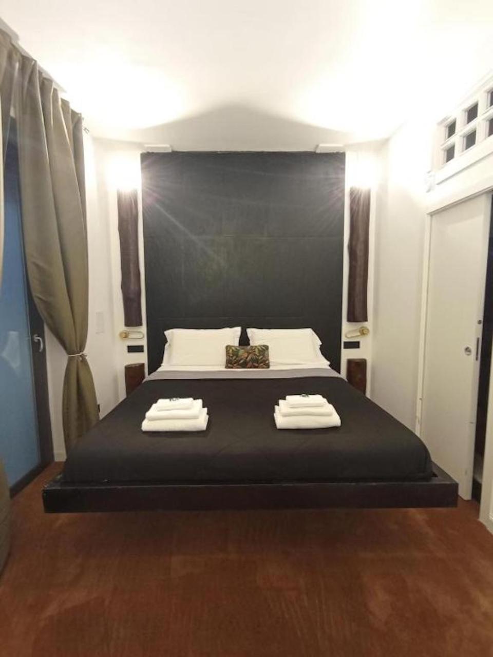 Black Vulcano Suites&studios 3*