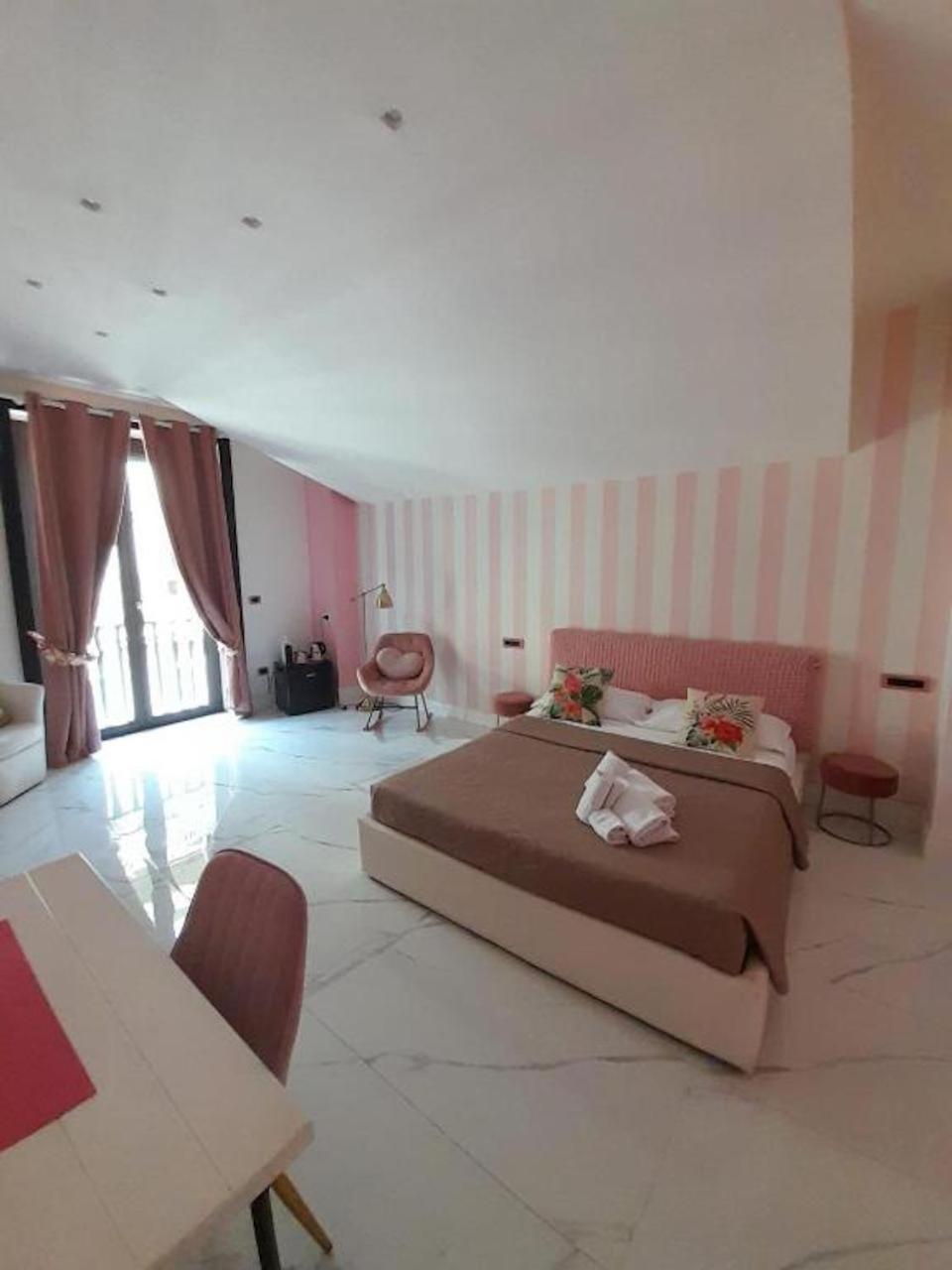 Black Vulcano Suites&studios Maison d'hôtes Naples