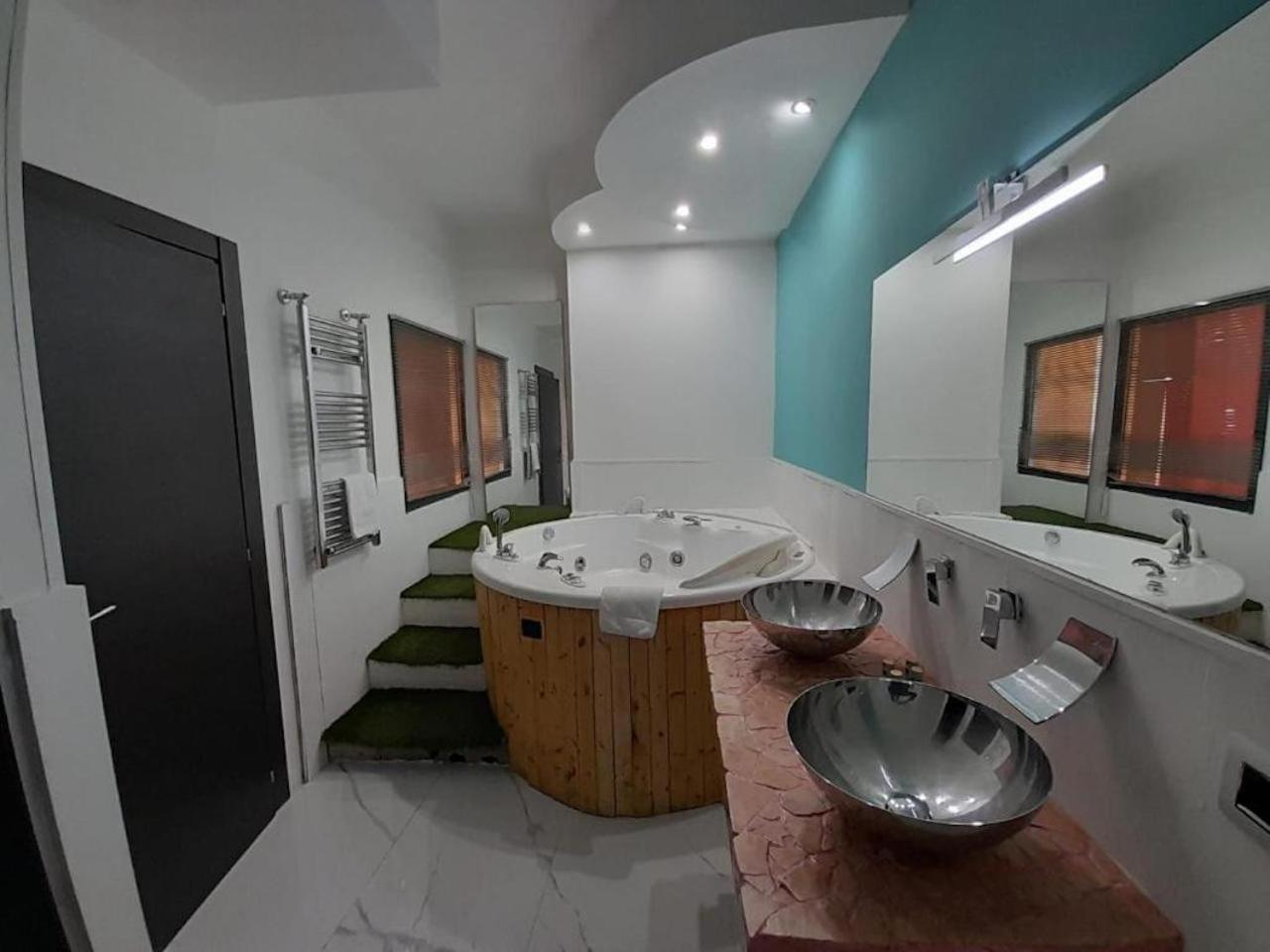 Black Vulcano Suites&studios Naples